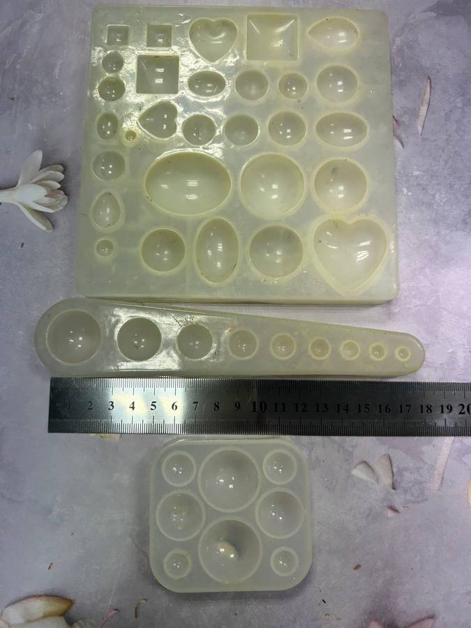 PRE LOVED Silicone Mould Resin Sphere