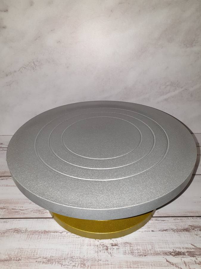 Heavy duty rotating cake stand. 34cm