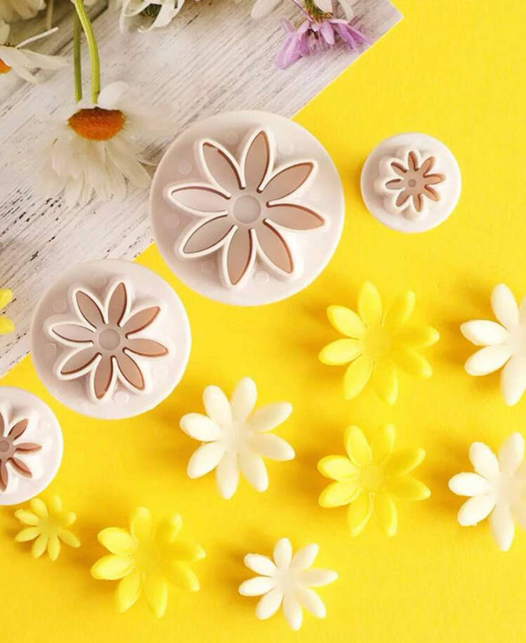 Fondant small daisy plunger Cutter set of 4