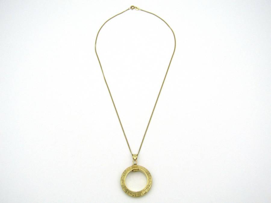 18K gold Versace style Greek key pattern pendant.