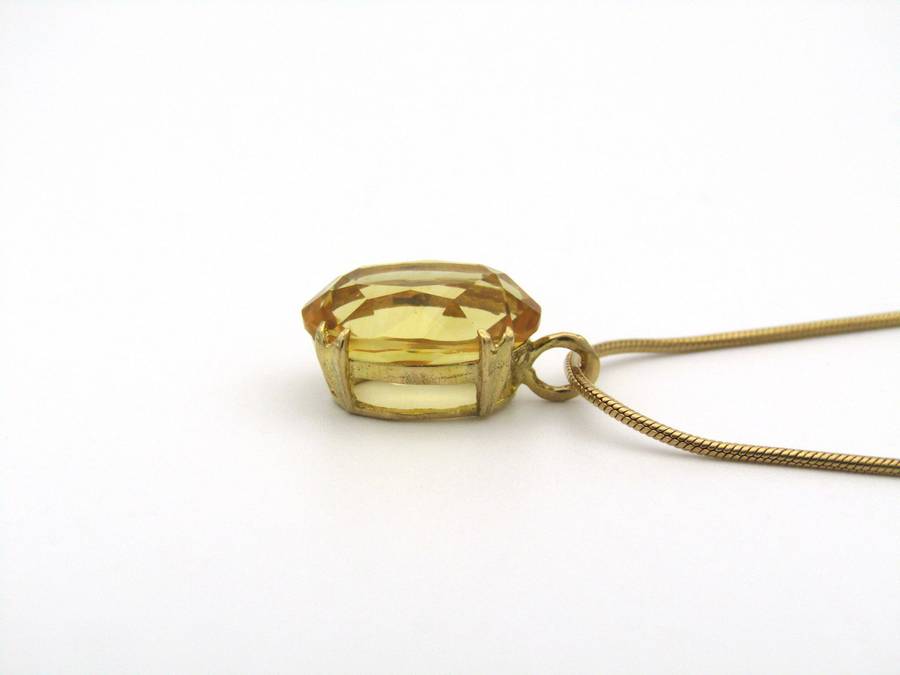 9K gold citrine pendant.