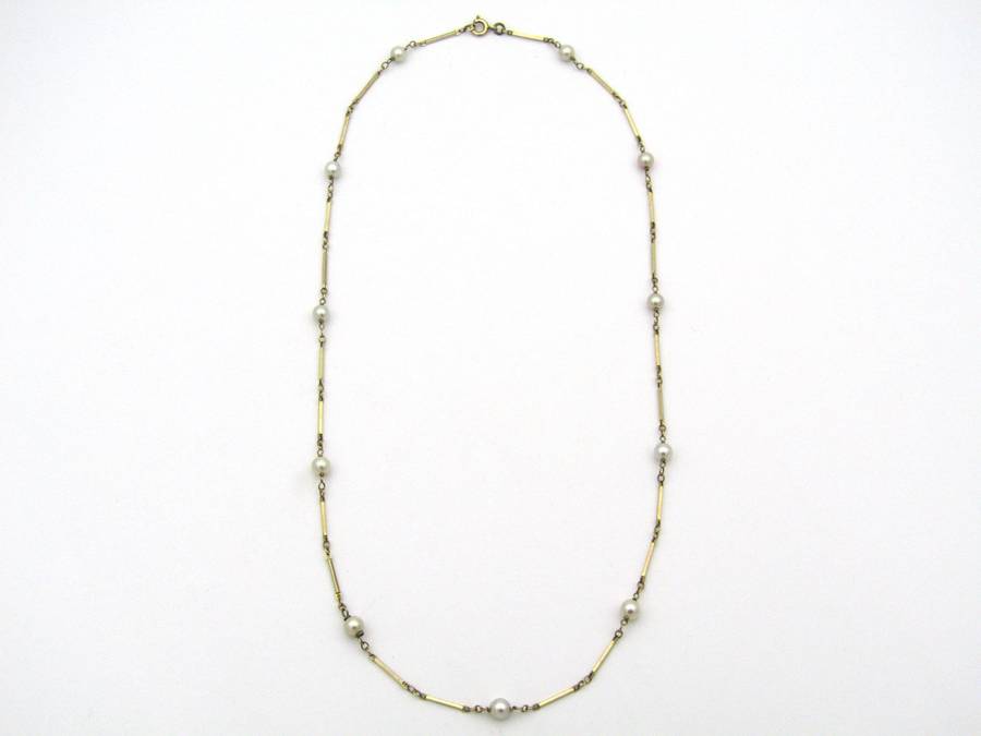 9K gold pearl bar chain necklace.