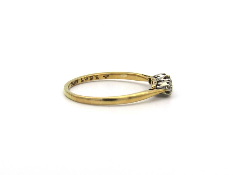 18K gold & platinum Three-stone diamond Edwardian ring, circa 1900.