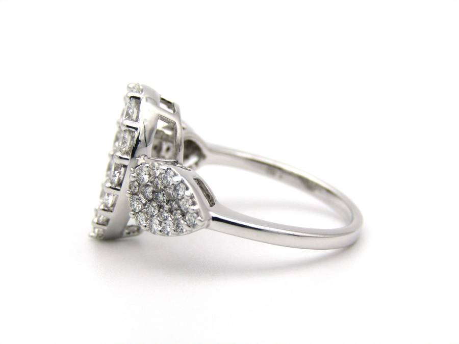 18K gold diamond cluster ring.