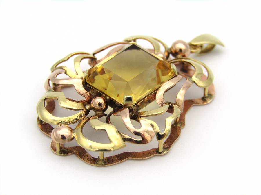 14K gold citrine pendant.