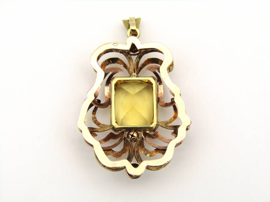 14K gold citrine pendant.