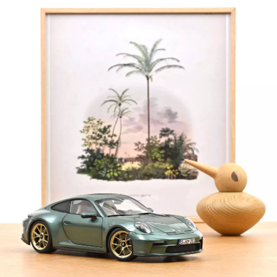 Porsche 911 GT3 with Touring Package 2021 Malachite Green met. 1:18