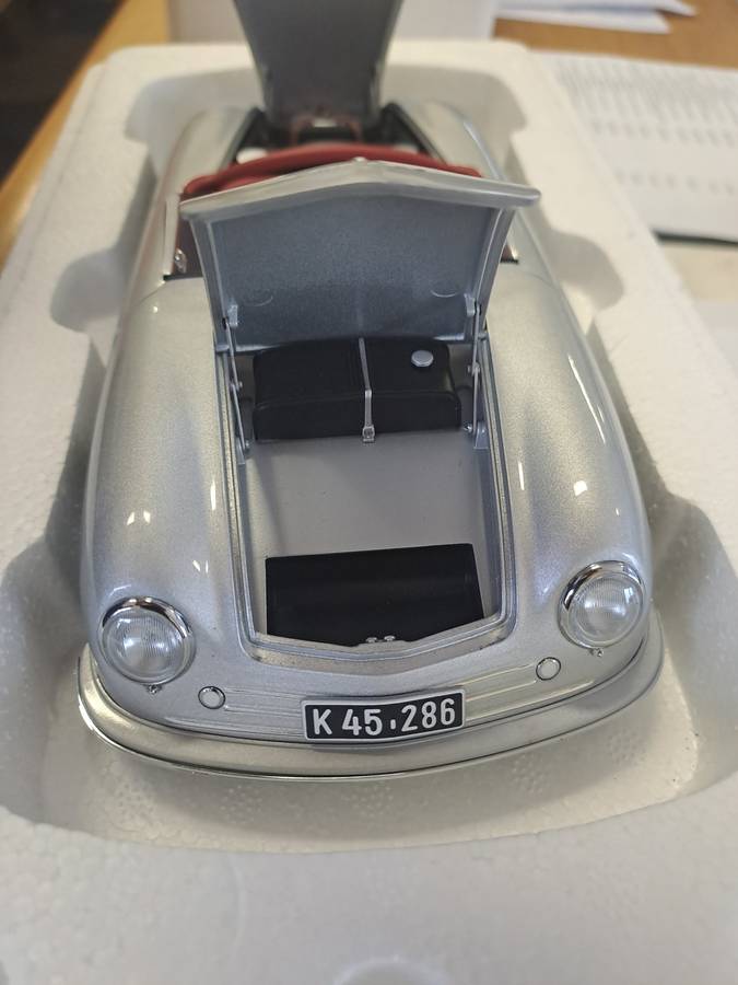1:18 PORSCHE 356 #1 SILVER