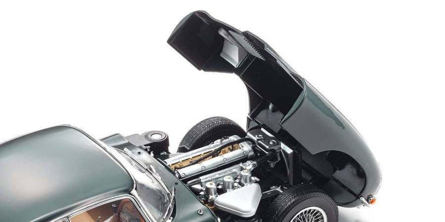 JAGUAR E-TYPE GREEN  1/18 DIECAST, DIECAST COLLECTABLES