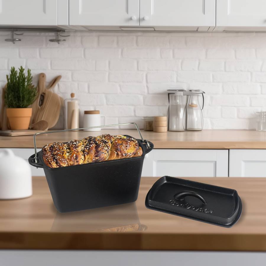 Bon Voyage Cast Iron Bread Pot