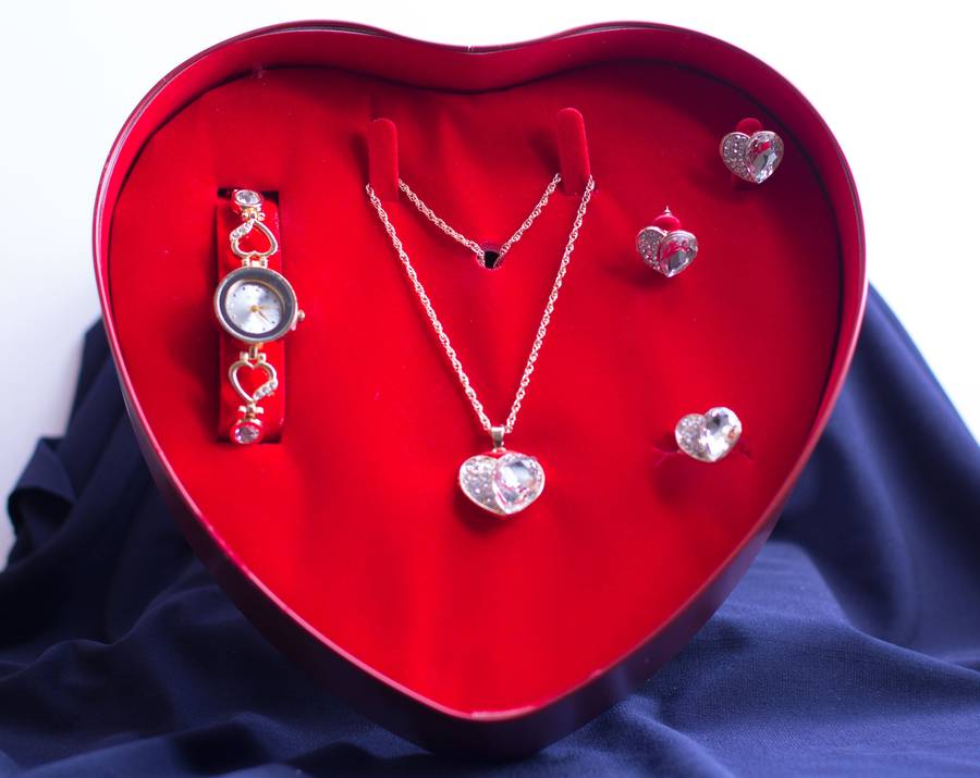 JESOU JEWELRY COLLECTION (Heart Shape)