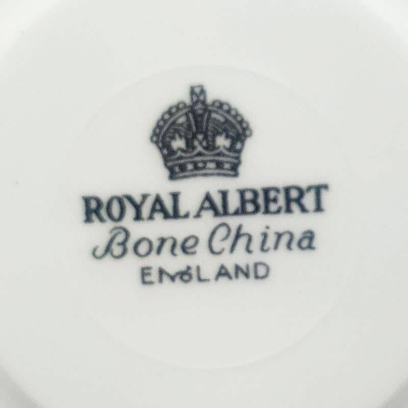 Royal Albert Gold and White Duo