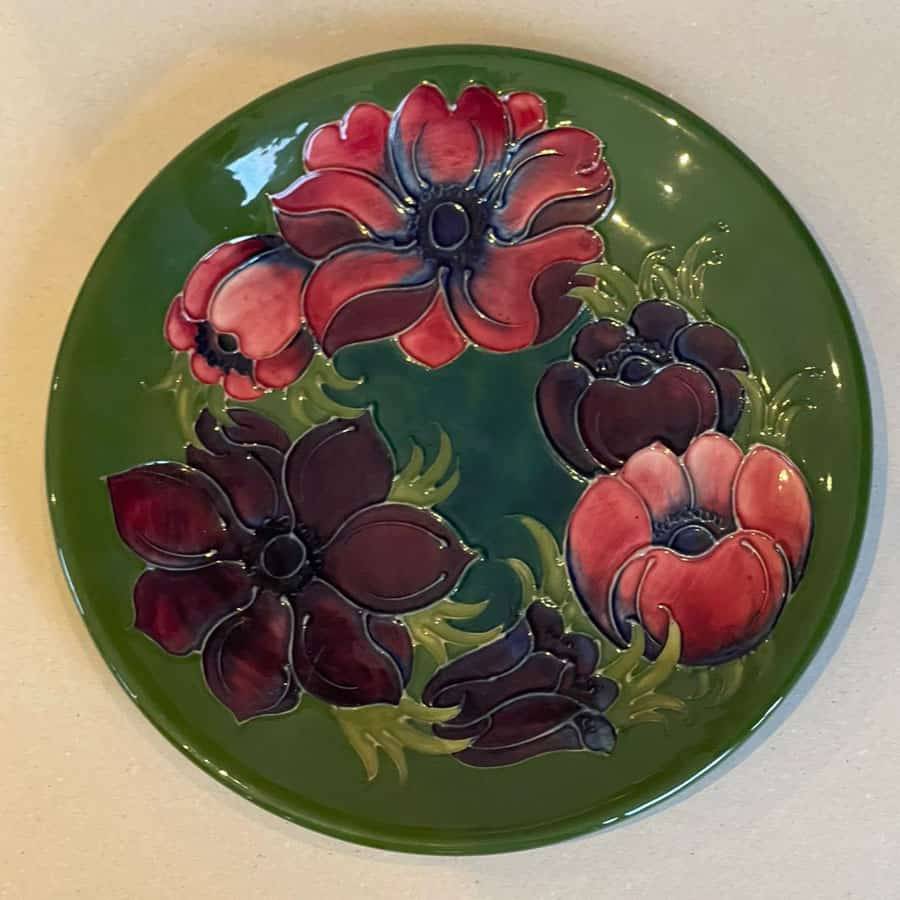 Moorcroft Anemone Pattern Plate On A Green Ground 25cm