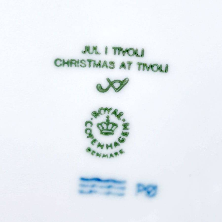 Royal Copenhagen Christmas At Tivoli Plate 1990