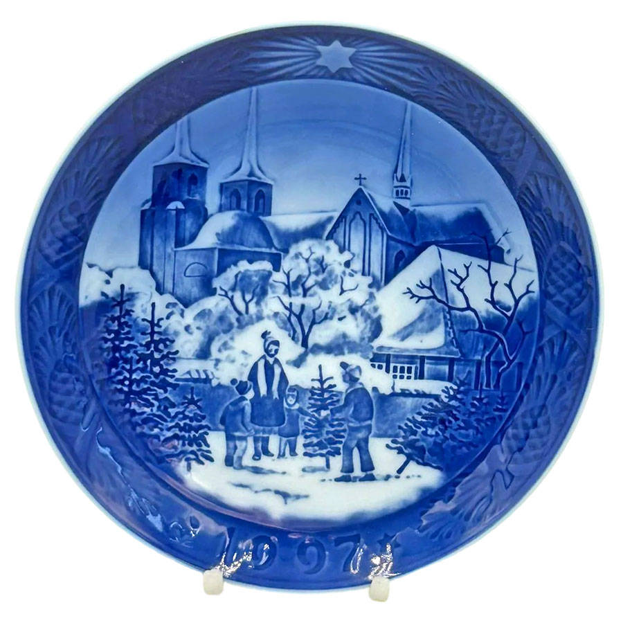 Royal Copenhagen Roskilde Cathedral Christmas Plate 1997