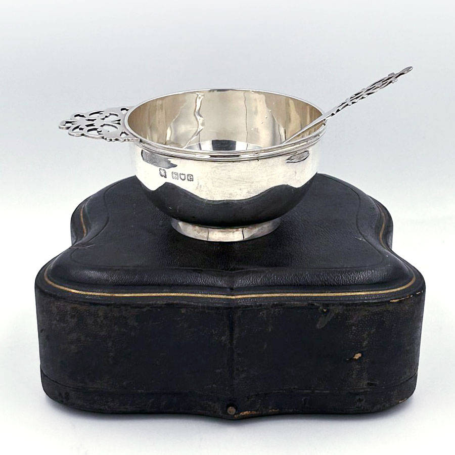 Hallmarked Porringer London 1900 Edward and Sons