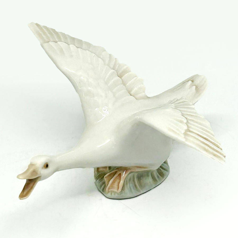 Lladro Duck On Base Landing