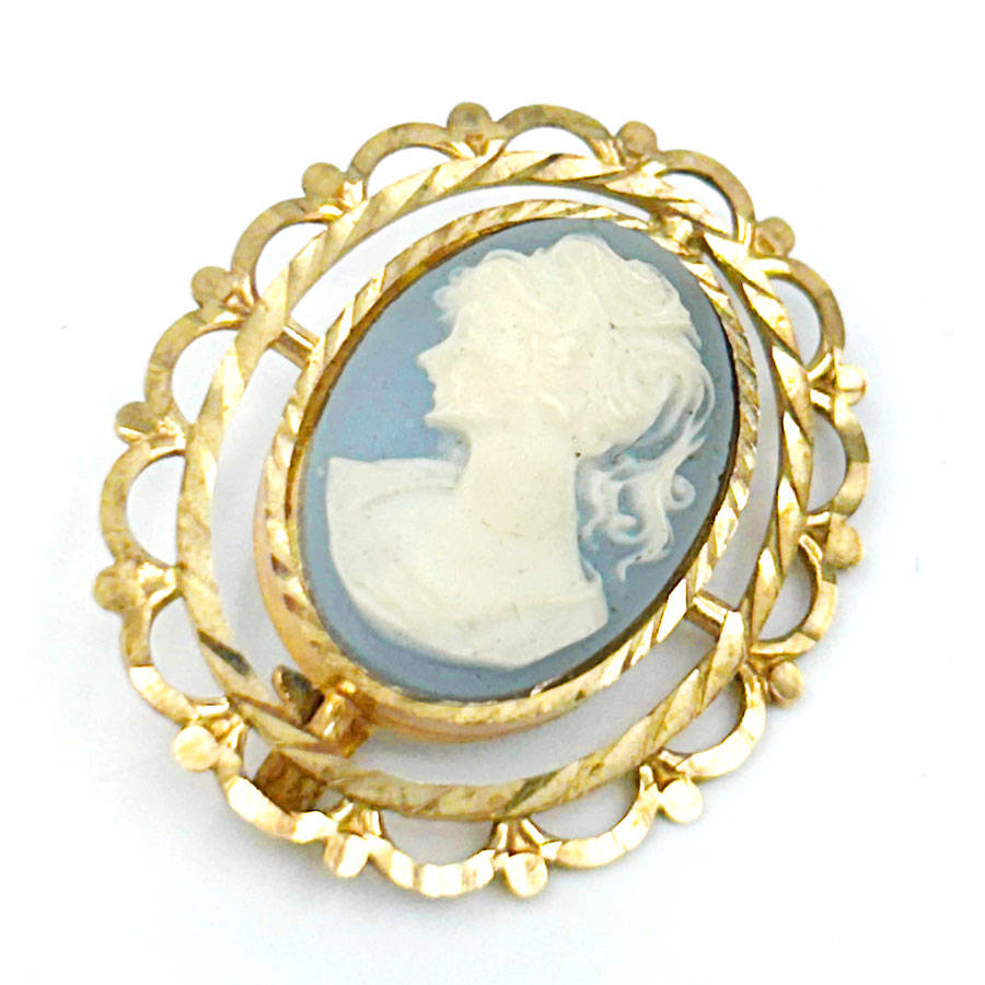9ct Gold Mounted Blue and White Cameo