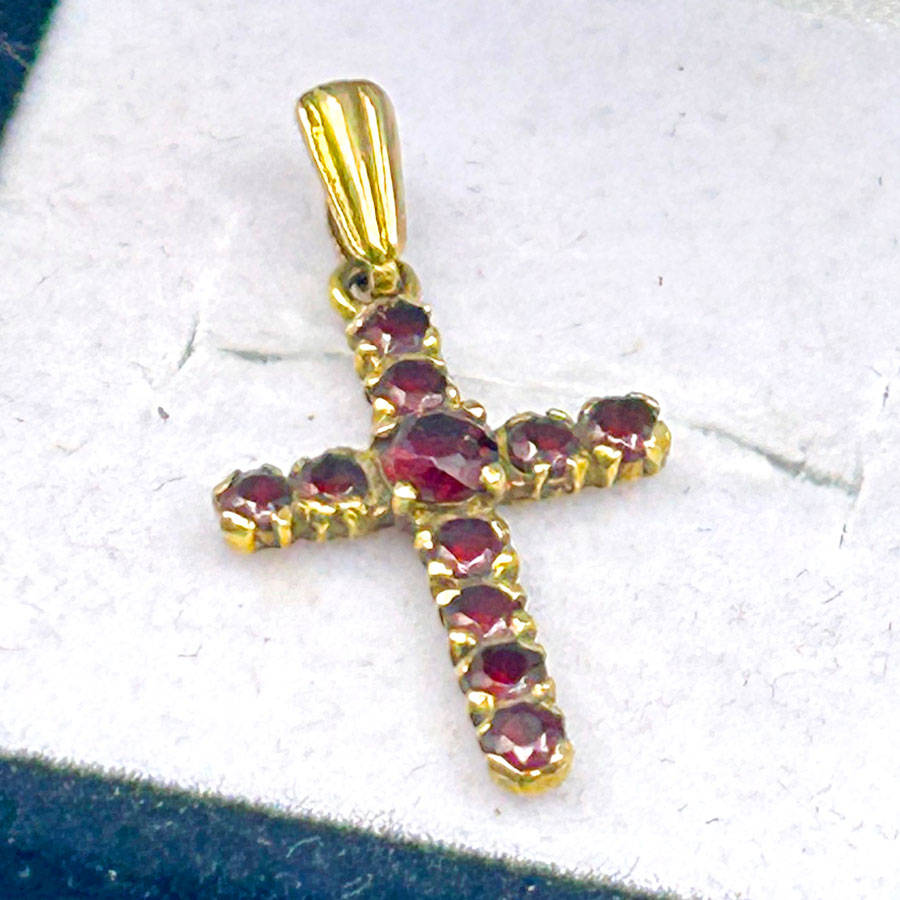 9ct Gold Garnet Crucifix Pendant