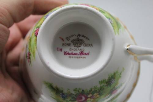Royal Albert Chelsea Bird Trio Maroon Avon