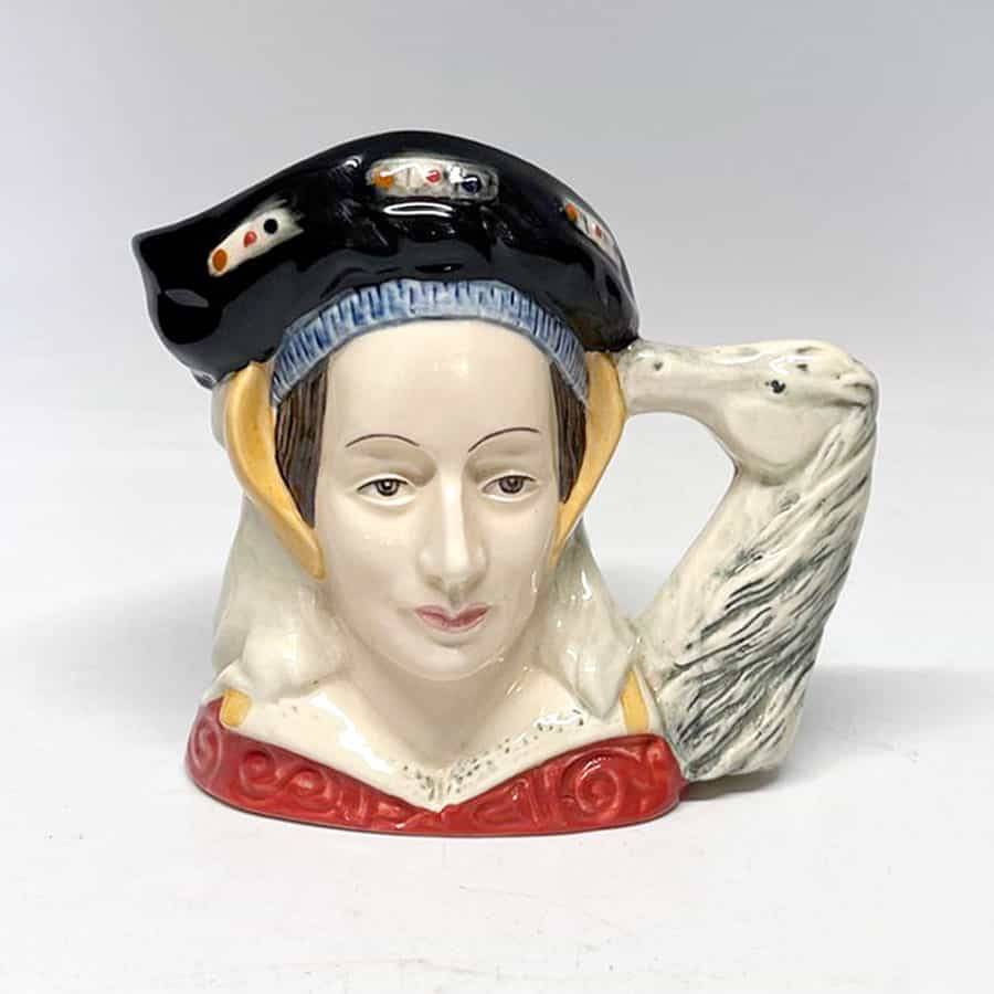 Royal Doulton Anne Of Cleves Miniature D6754