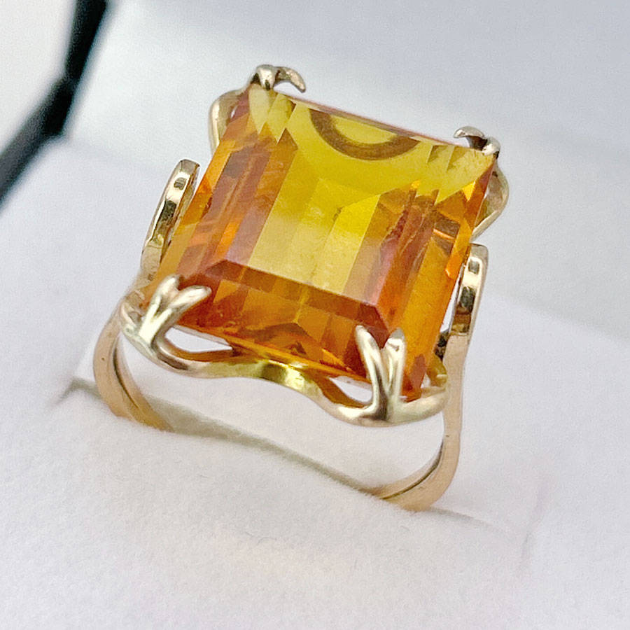 18ct Gold Citrine Cocktail Ring