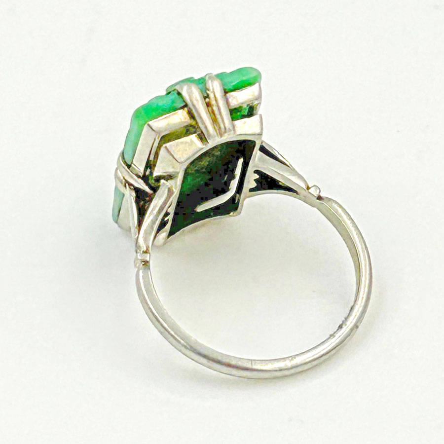 18ct White Gold Ring Set With Carved Jade