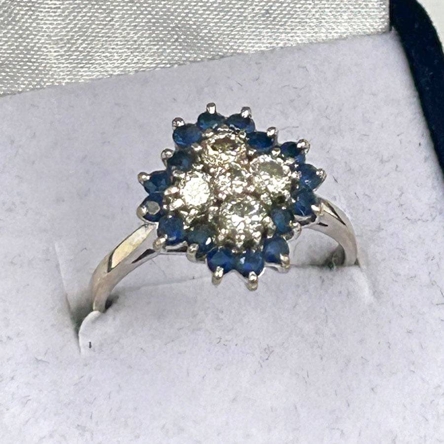18ct Gold Diamond And Sapphire Cluster Ring