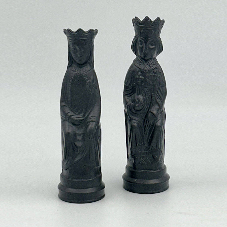 Black Wedgewood Basalt Chess Figurines King & Queen Machin Chess Pieces England