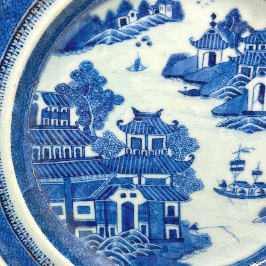 Chinese Blue and White Qianlong Hot Water Plate C1760