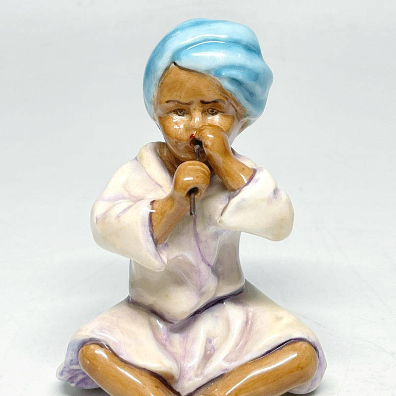 India Royal Worcester Children Of The Nations 3071