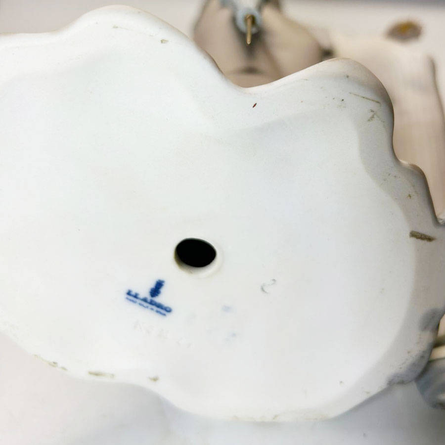 Lladro Figurine Edwardian Couple With Top Hat and Umbrella 130