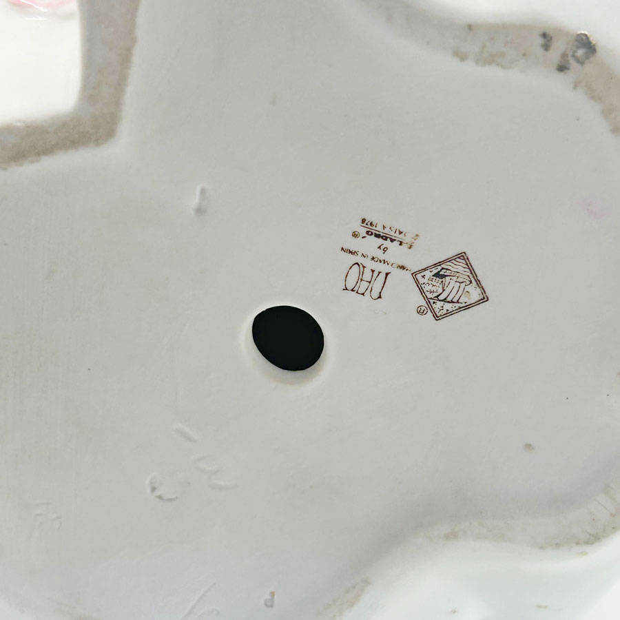 Nao By Lladro Large Figurine Lady Holding Flower