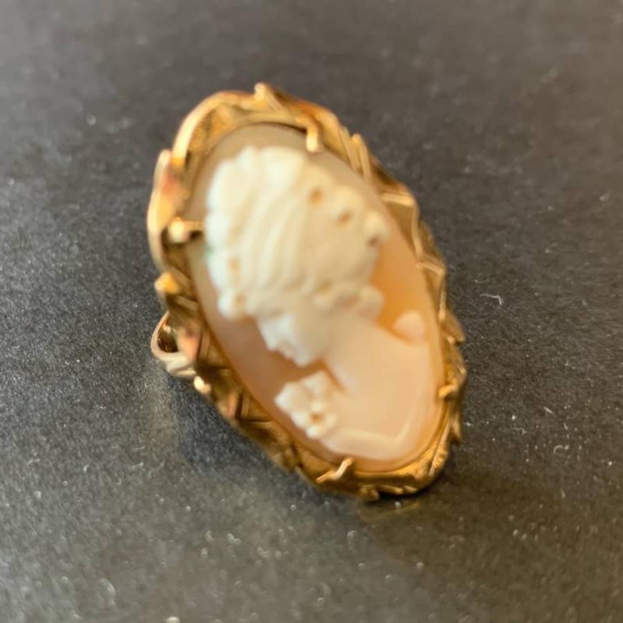 9ct Gold Conch Shell Lady Cameo Ring
