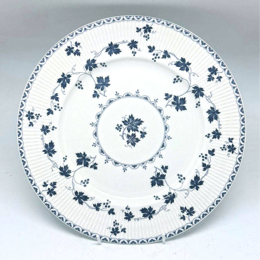 Royal Doulton Yorktown Main Plate 1013