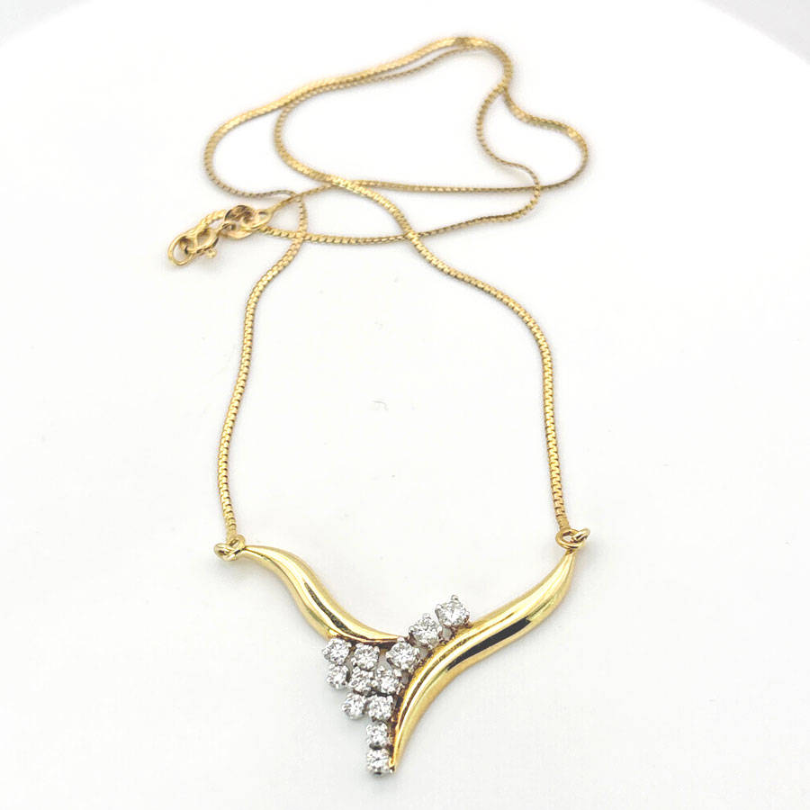 18ct Gold Diamond Pendant Necklace