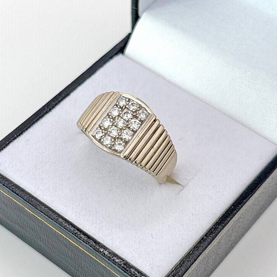 18ct Gold Diamond Ring With Reeded Shoulders