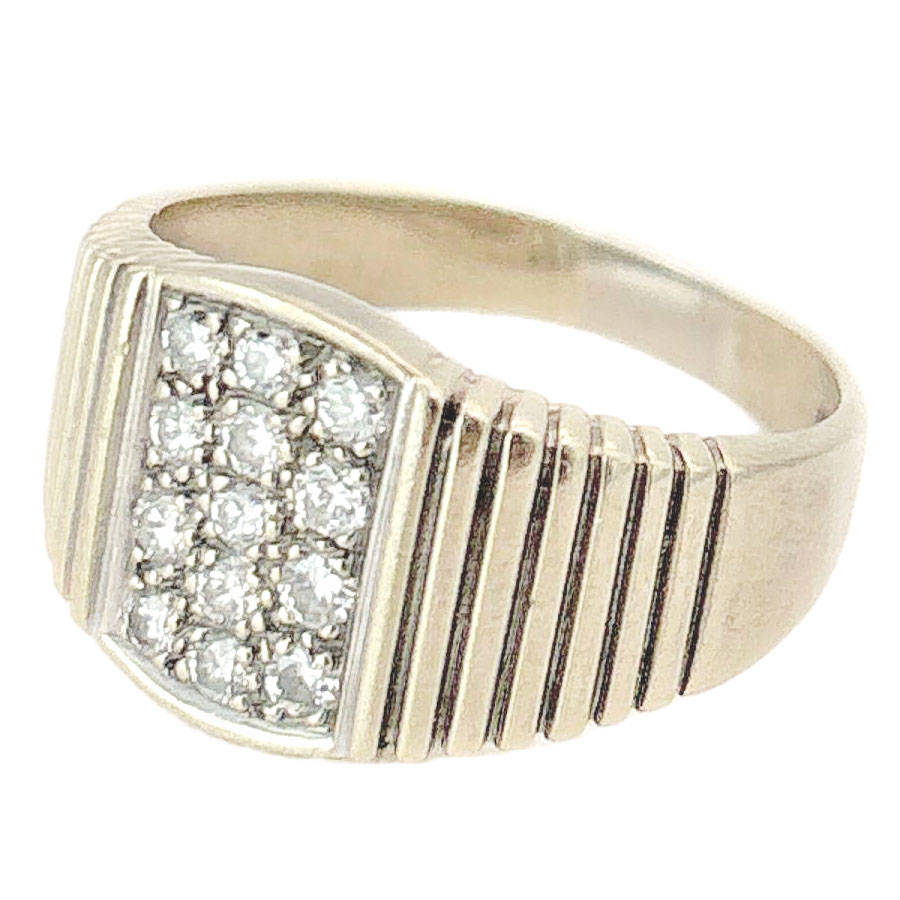 18ct Gold Diamond Ring With Reeded Shoulders