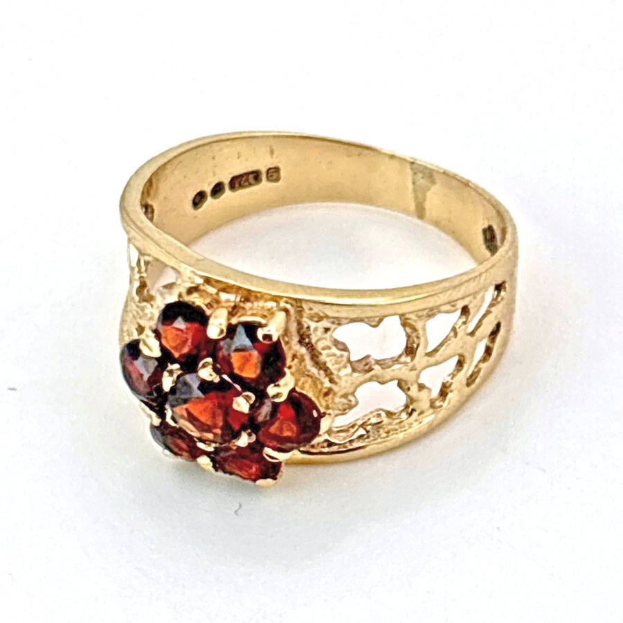9ct Garnet and Diamond Daisy Friendship Ring