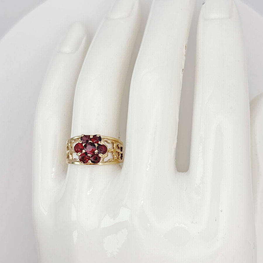 9ct Garnet and Diamond Daisy Friendship Ring