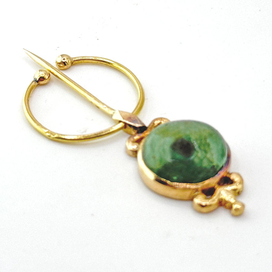 18ct Gold Cabochon Jade Pin Brooch