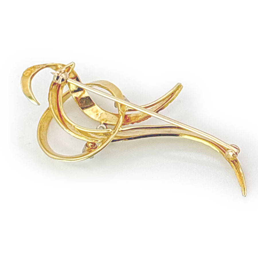 18ct Gold And Diamond Swirl Design Brooch C1970