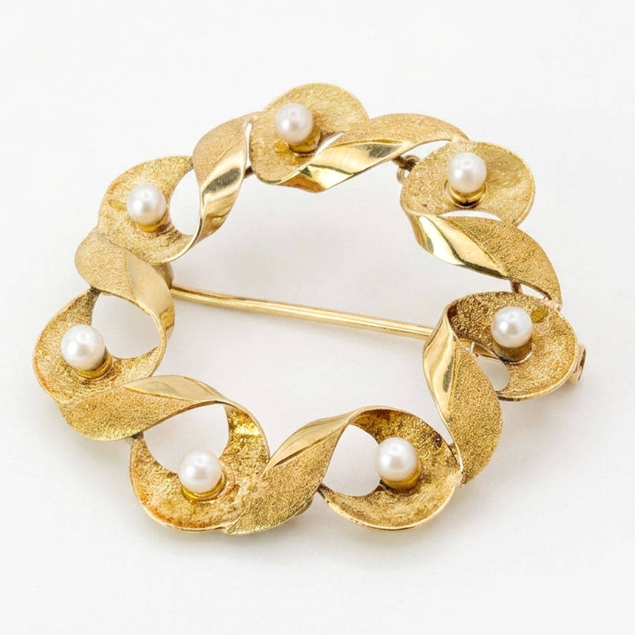 18ct Gold And Pearl Scrolled Wave Design Brooch