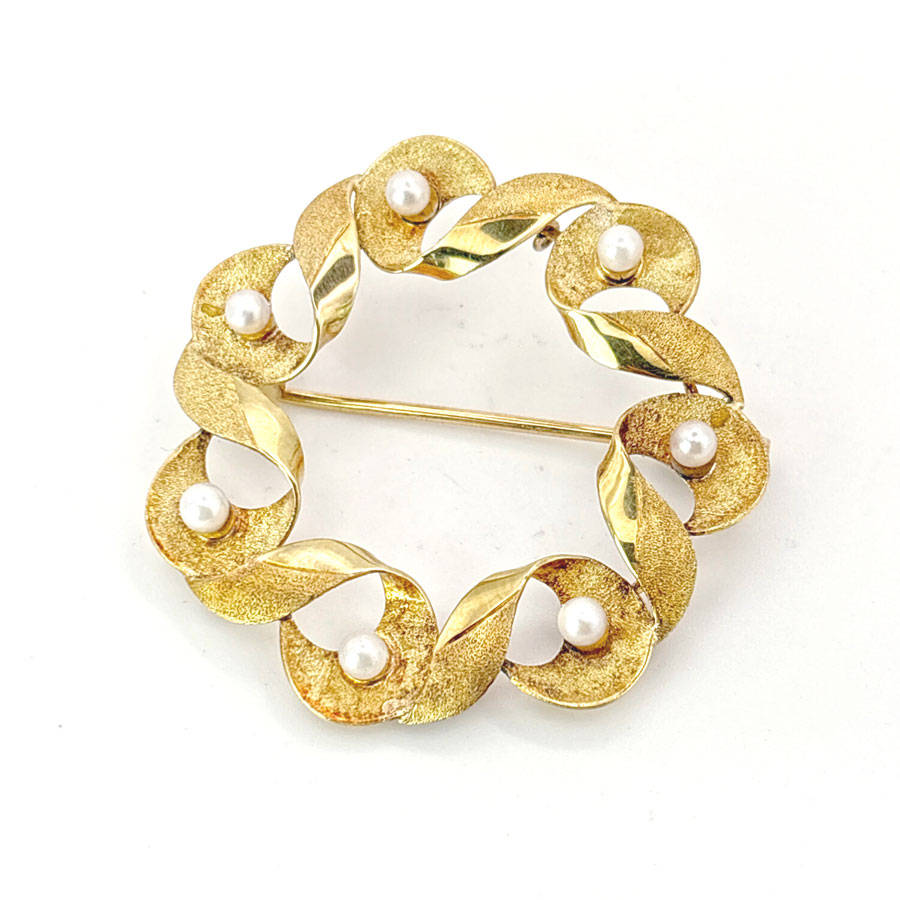 18ct Gold And Pearl Scrolled Wave Design Brooch