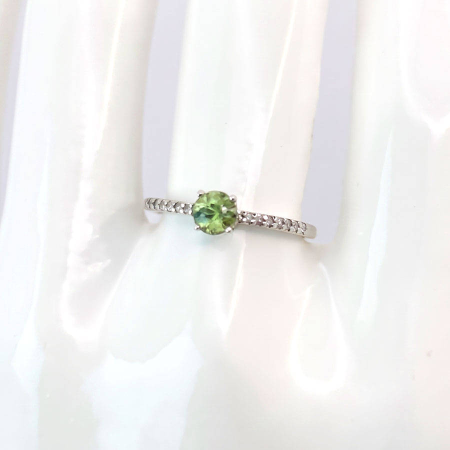 9ct Gold Peridot and Diamond Ring