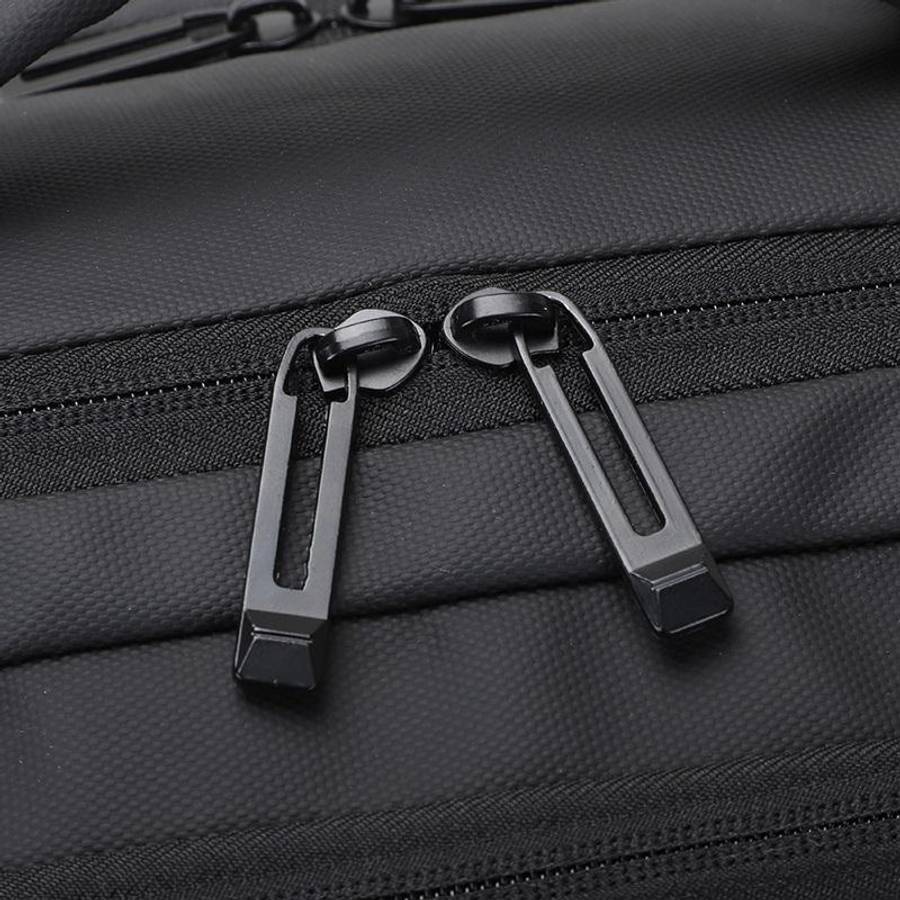 ADJUSTABLE NOTEBOOK BACKPACK