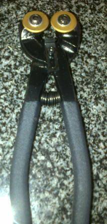 Mosaic Nippers with Two Wheels