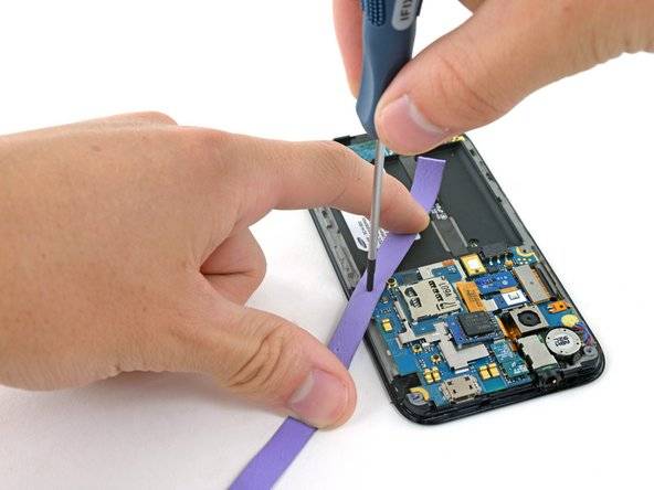 Comment enlever une vis abîmée - Tutoriel de réparation iFixit