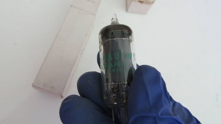 JAN 6AU6W x2 & 6AM6/EF91 vacuum tubes. Tested. NOS. Vintage.