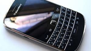 GENUINE Blackberry 9900 WHITE, BOXED with accessories, UNLOCKED